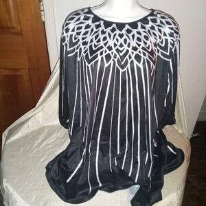 Elegant Black and White Women's Top Elbow Length 21 Inches From Pit To Pit